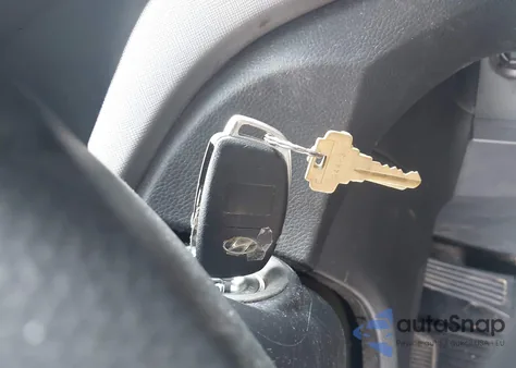 2016 Hyundai Santa Fe Sport 2.4L z USA, uszkodzony, nr VIN 5XYZU3LB0GG319770